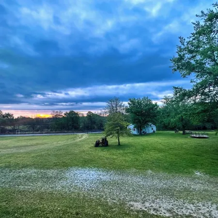 Away from the bustle of the city, close to the lake, perfect for families