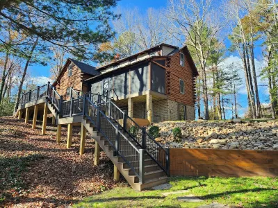 Amazing log cabin - 5 acre stocked pond - 16 acres - Minutes to Kings Dominion