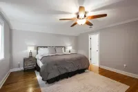 A Spacious Place for Everyone. Sanford Stadium, Downtown and Dining So Close!