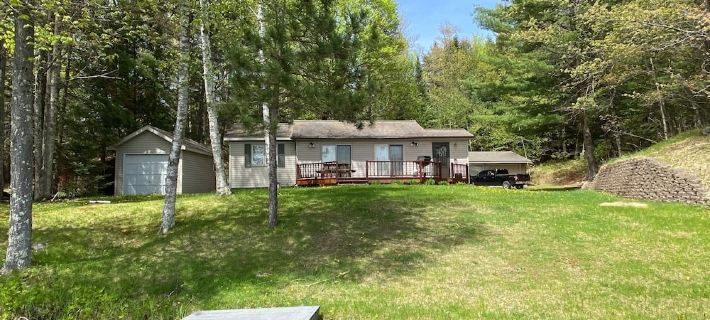 Quiet "UP NORTH" Cabin with All the Amenities. 200 a Night. Hotels in Oconto County