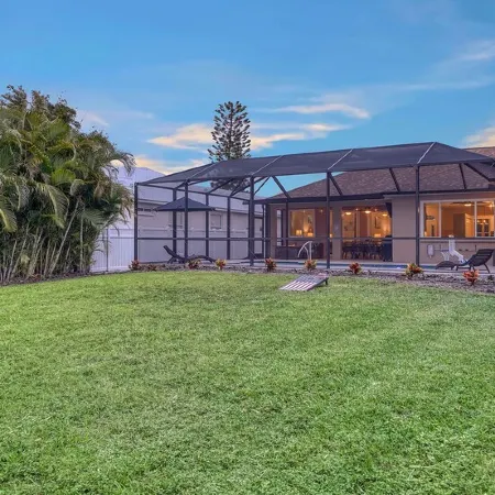Ami Beaches + Img in 5 Miles•Kid Amenities•Shaded Outdoor Patio•Free Heated Pool