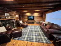 Lakewood Lodge - Marquette Log Cabin w/ Lake Views