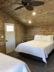 8 miles to Mount Rushmore - Sleeps 2 to 6 - Chalets