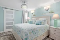 Fantastic Beach Condo, Linens Included!
