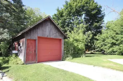 Juniper & Oak LAKE HOUSE w/ Sunset Views over Kettle Moraine Lake Hotels near Tiki Beach Resort