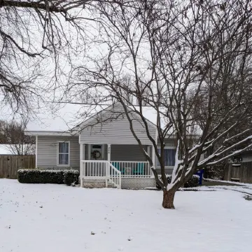 Mainly Yours - Broken Arrow Rose District