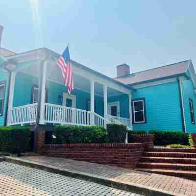 A totally renovated home in the heart of Roswell and central to Roswell’s best. Hotel Exterior