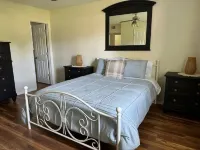 The Corner View: Cute, Clean and Cozy Home! Hotels near Arkansas Tech University