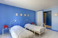 villa of charm, a haven of peace under the umbrella pines, 15 minutes of the sea