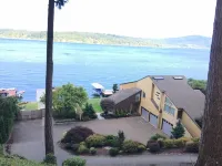 Waterfront & View-Near Seattle on Lake Sammamish in Bellevue - 방갈로