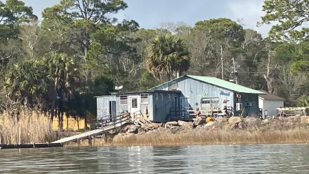 Apalachicola Oyster House, new Dock Отели рядом с достопримечательностью «Парк Сифуд Ландинг»