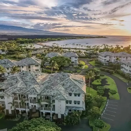 Luxurious Kolea Penthouse with direct access to Anaehoʻomalu Beach.