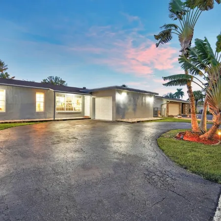 Waterfront, 7s Hot Tub, 5 Min to Sawgrass Mall - Biggest Outlet Mall in US