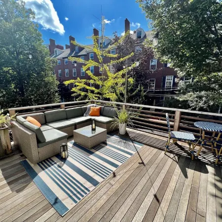Location, Location! Prime- West End Studio. Walkable to Entire City!