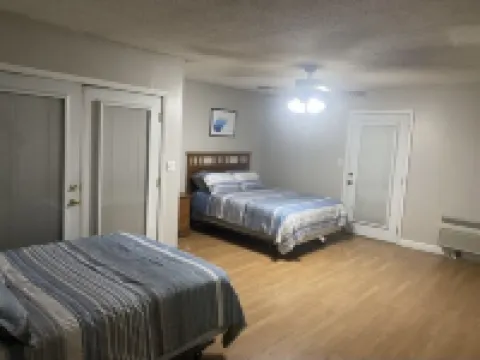 Ryder's Retreat overlooking the city of Williamson!