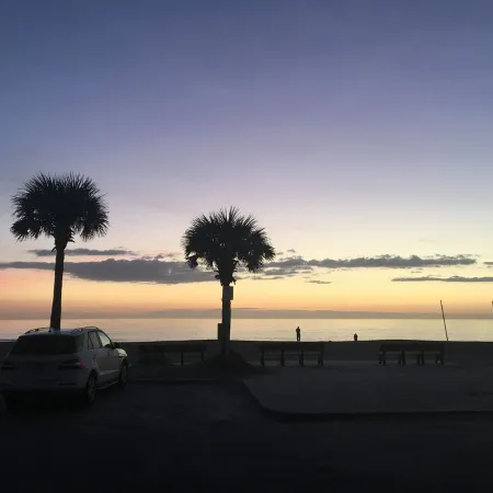 Short walk to the beach- 2BR, 2BA “Tranquility on Amelia"