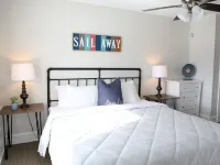 Downtown Studio at The Lake -Unit 4 Hotels in Crawford  County