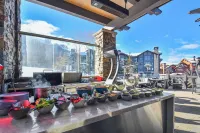 PARQ 1 AT EMPIRE PASS TALISKER CLUB ACCESS SKI IN/OUT POOL SPA DINING SKI VALET