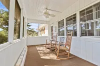 Peaceful Cabin Home-Minutes from Guntersville City Harbor and Boat Launches