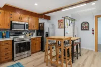 Directly in the Heart of Ptown, Lots of Room for Fun and Friends w/Parking