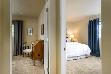 Fantastic Bellingham Bay View Condo just steps to Fairhaven Village & Boardwalk!