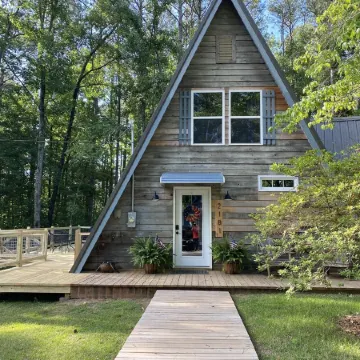 Lakefront Cabin on West Point Lake, Private Dock, Fire Pit! Near Lagrange