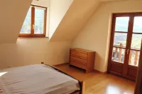 Maison Située Dans le Vignoble, Appartement à L'étage Avec Entrée Indépendante