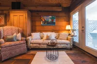 Beautiful country cabin with hot tub and outdoor shower in Londonderry