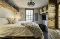 Bliss - Mountaintop Cabin w/ Steam Sauna, Minutes from Blue Ridge Hotels in Fannin County