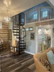 Adorable Downtown Carriage House Cottage