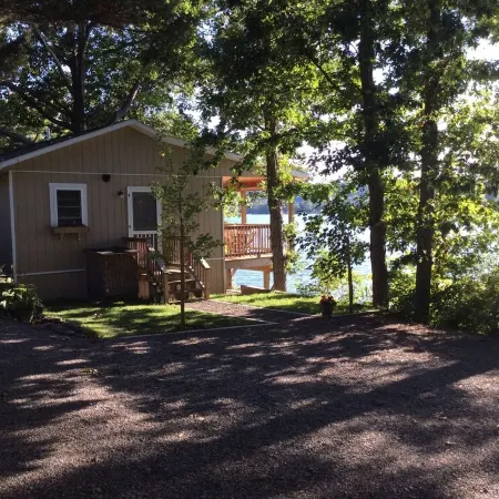 Waneta Lakeside Cottage