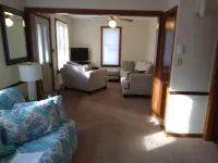 Housekeeping Cottage - Near Lake George & Adirondacks