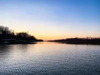 Whole House on a Quiet Cove, Lake of the Ozarks, Family Owned and Operated.