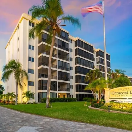 CRESCENT ROYALE, SIESTA KEY BEACH, BEST BEACH LOCATION, GREAT POOL, GROUND FLOOR