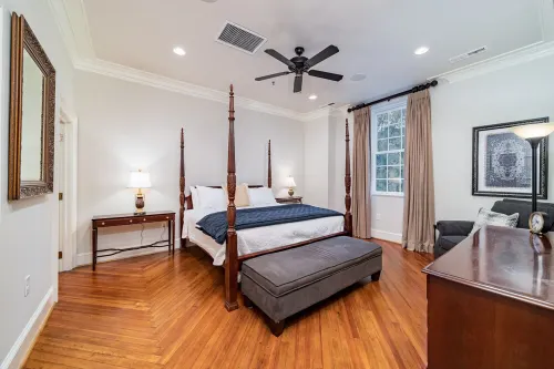 Luxury Historic 2BR/2BA Loft on North Main St Gvl