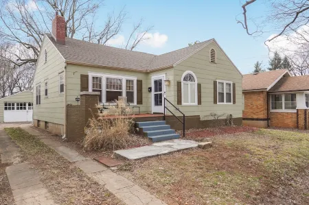 2 Living Areas & Kids' BunkRoom