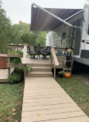Cozy newly remodeled camper with hot tub and fire pit close to hiking/kayaking