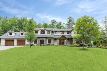 The Bolton House - 5 BR 3.5 BA Home with Hot Tub