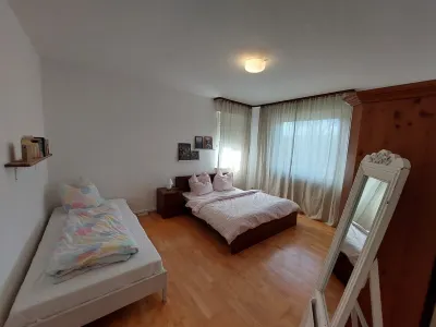 Helle Wohnung mit Eigenem Gartenstück Hotels near Arnsberg (Westf)
