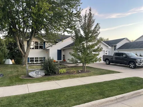 EAA House! Cozy sub division home within 2 miles of EAA grounds!