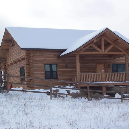 Authentic Quaint Log Cabin on 2400 Private Acres w/ Stellar Views & Hot Tub