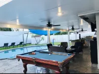 FloridaTropical vacation home near the beach, swimming pool with heating system Hotels near هوليوود