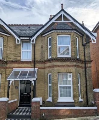 Spring Gardens, 4-bedroom seaside family home