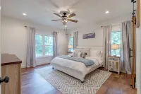 Porch-lovers Paradise! SLEEPS 11-12. Multiple fire pits. Only 0.8mi to boat ramp - Homestays