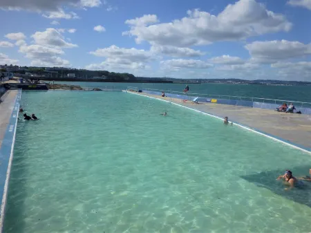 Cosy, Traditional & Close to Everything