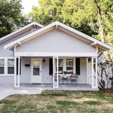 Walk to OU Stadium - 3Br/2BA with Patio & Parking