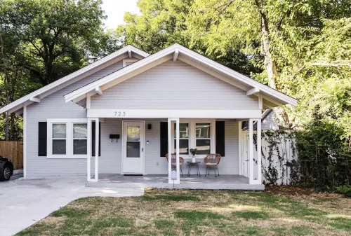 Walk to OU Stadium - 3Br/2BA with Patio & Parking