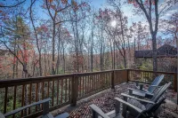 4BR New Mountain-top Pisgah Home, 2 mi from Brevard