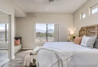 GORGEOUS MOUNTAIN  VIEWS FROM EVERY WINDOW AND DOG FRIENDLY, TOO