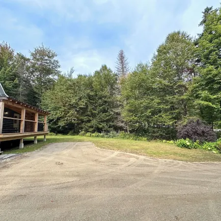 Brand New, Private Home w/ Nordic Hot Tub- Just 1/2 Mile to Jay Peak Resort Отели в г. Джей